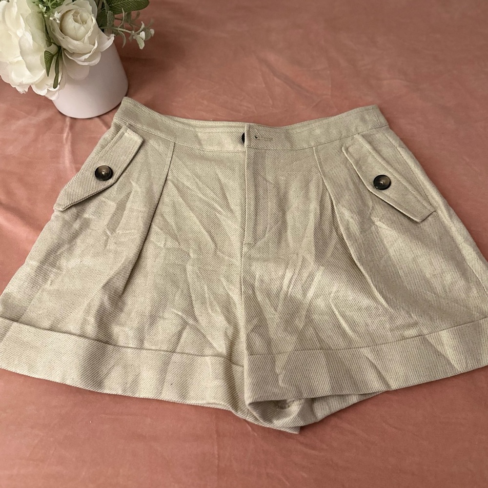 L'Agence Safari Cotton & Linen Pleated Shorts Size 8 Pebble Gold Metallic